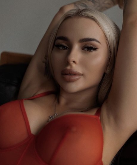 Vlada Capeloon star erotic gallery