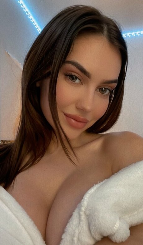 OliviaMaeBae pornstar hot photo