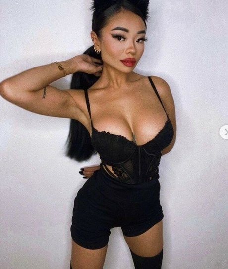 jade del dln model erotic gallery