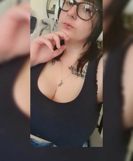 Malaafterdark model hd photo