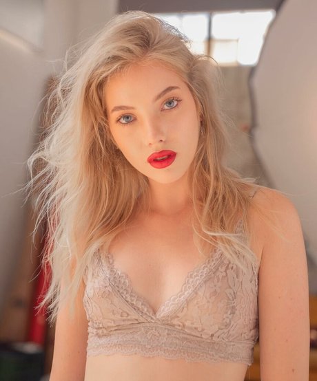 Bella Zelentsova star pretty picture