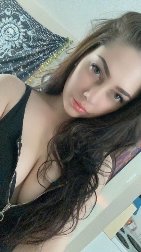 Avari Rain sexy star galleries