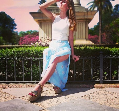 Duaffy M S model beautiful picture