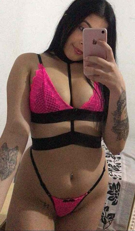 Aline Vitoria sex model pic