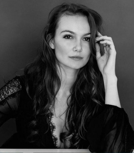 Andi Matichak erotic pornstar pic