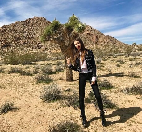 Ana Walczak star hot pictures