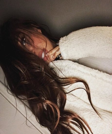 Ana Walczak nice actress img