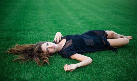 Anna Hopkins model xxx photo