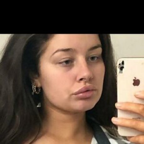 KatieLeigh star sexy picture