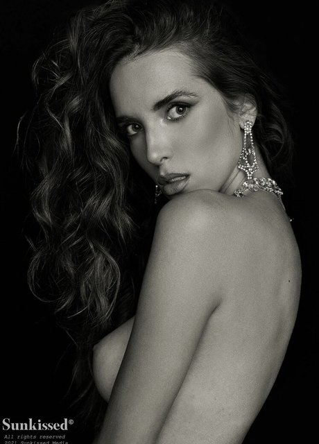 Sunkissedmag star erotic picture