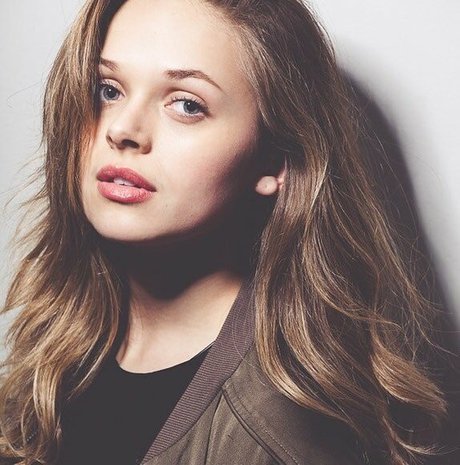 Alyssa Jirrels hot actress image