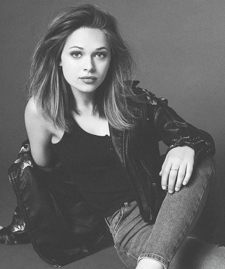 Alyssa Jirrels star nice galleries