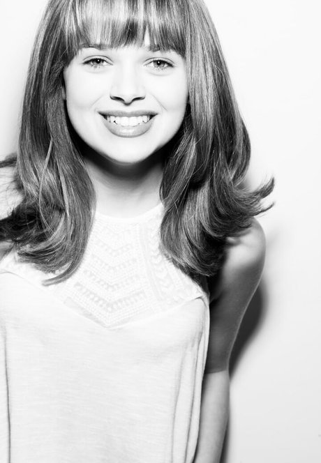 Alyssa Jirrels model art picture