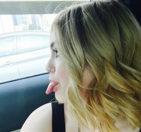 Alexis Raich pornstar top pic
