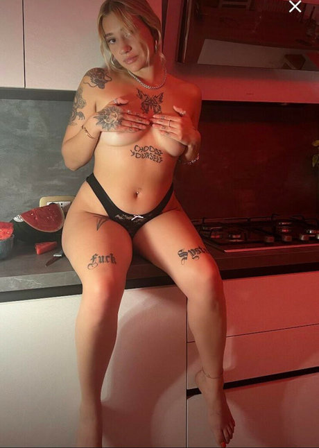 Elizabeth Sanchez erotic model archive