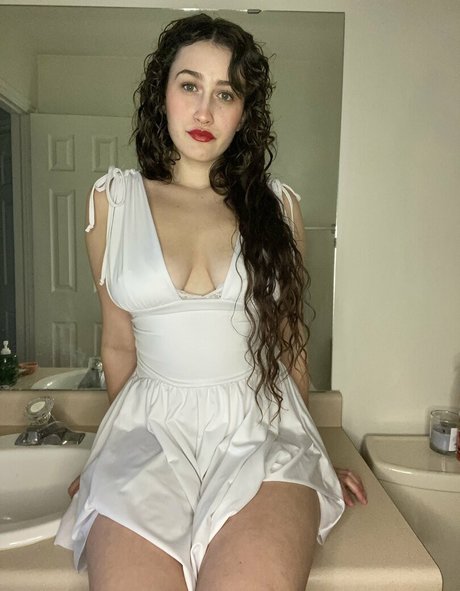 Nerdy Neighbor Tay hot pornstar image
