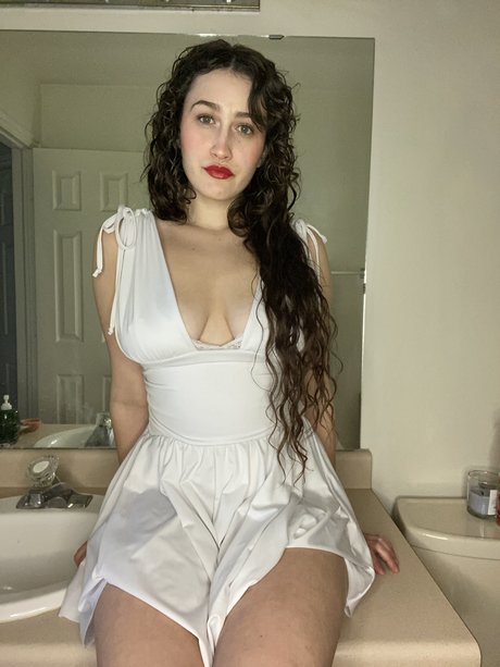 Nerdy Neighbor Tay pretty pornstar image