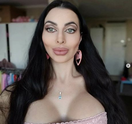 Angelina Bellucci actress images