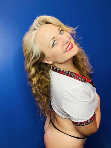 Ginger Hughes69 adult model pic