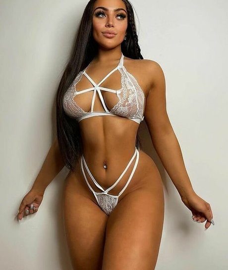 Kate Isobel Daisy hot star galleries