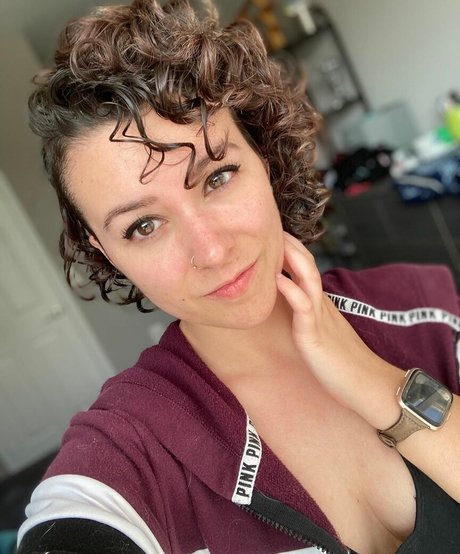LadyDevann sex model photos