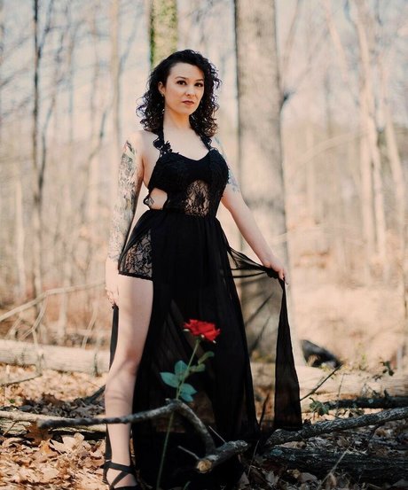 LadyDevann model hot pictures