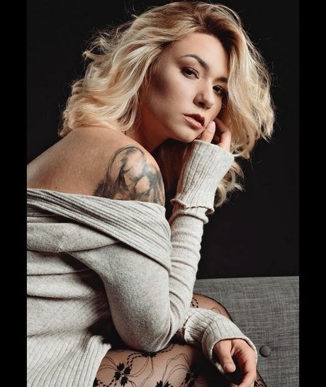 Antonell Spina model hot picture