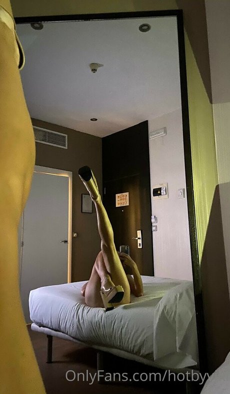 Viki Keepu model pornographic pic