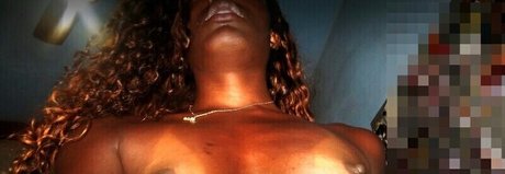 Ysa Santos naked model picture