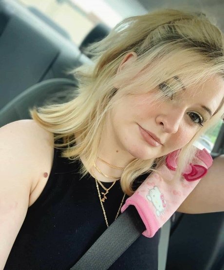 curvy cougar onlyfans hot sexy pictures