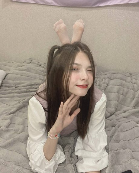 Temikmiu model erotic pic