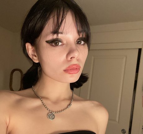 Kawaiigrrl pornstar naked image