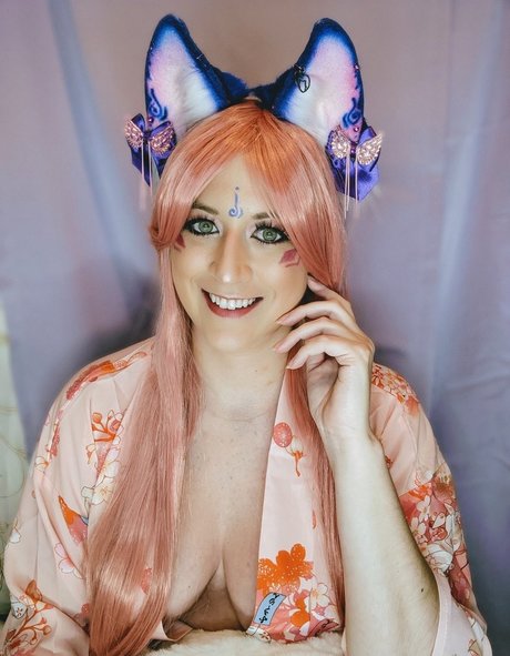 Lady Kitsune pornstar sexy img