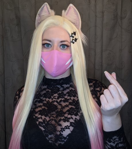 Lady Kitsune naked star image