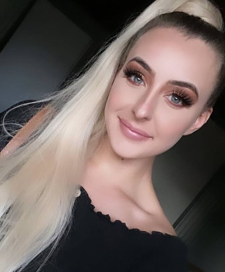 Kellykoopman star hot img