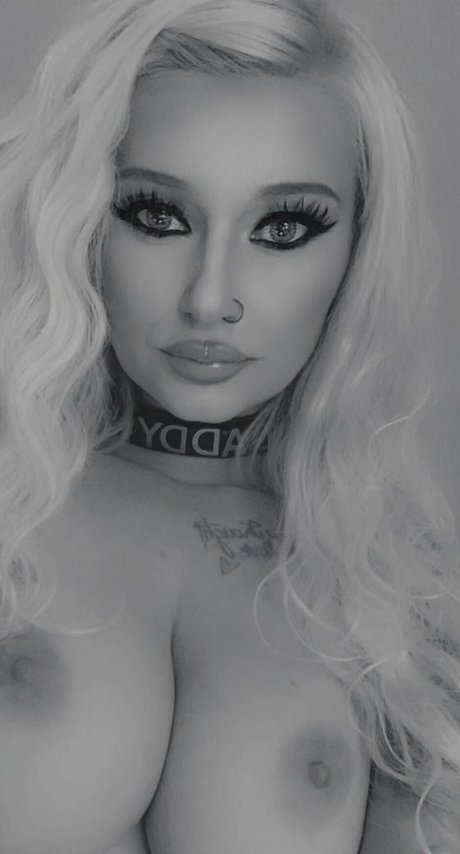 addicted2rochellexo top profile image