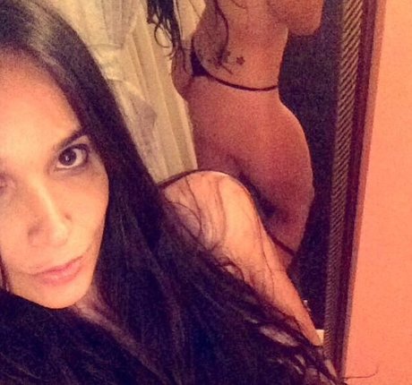 Emmanuelle Guimaraes naked actress pic