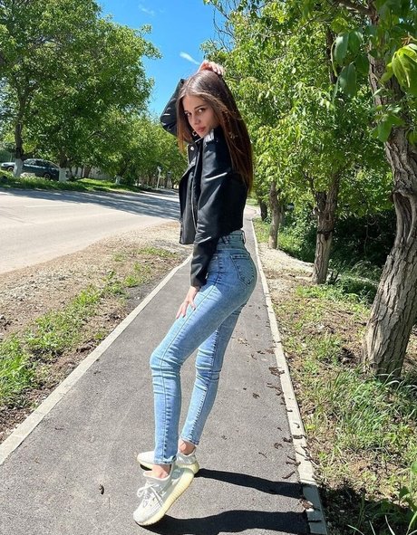Malyshka lubov porn actress photo