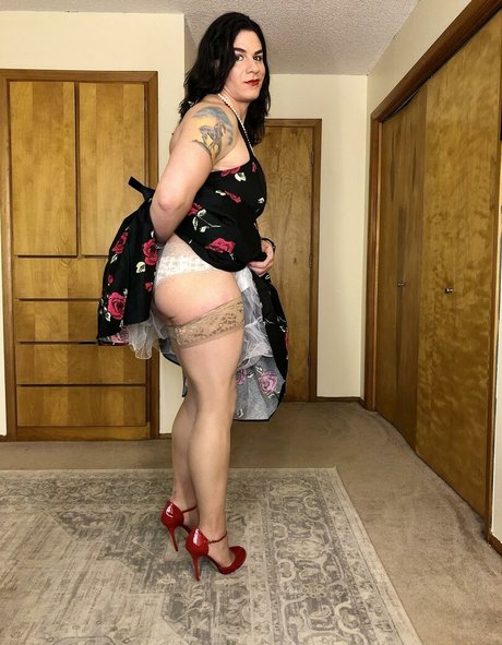 Ms Amber Guesa porn model pic