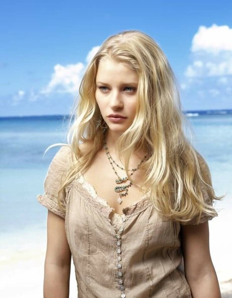 Emilie De Ravin pornographic model archive