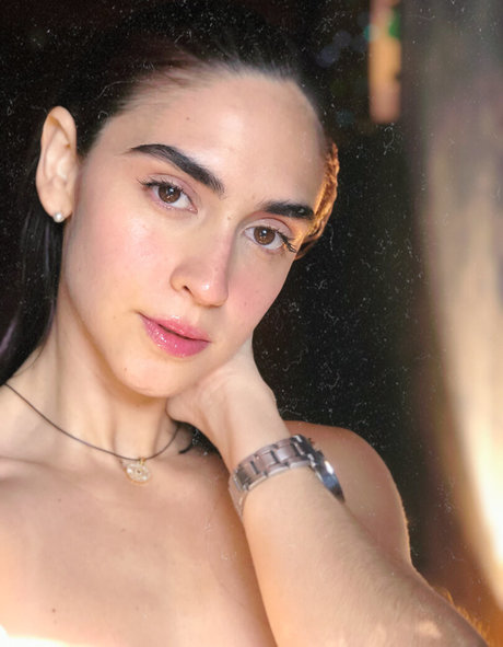 Maria Helena Ruiz naked model photo