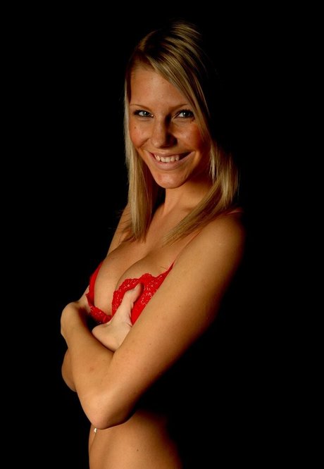 Carina Schwarz model photo
