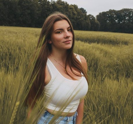 Jasmin Lutke adult actress pictures