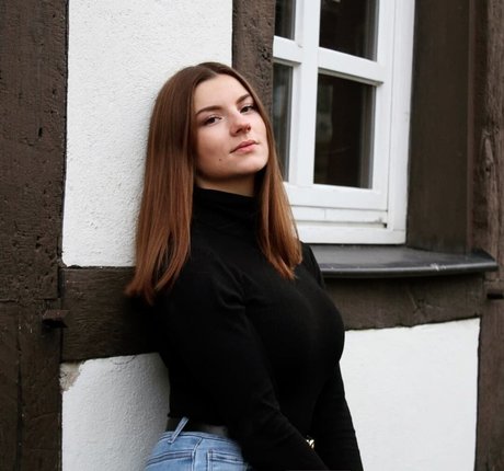 Jasmin Lutke high quality actress photos