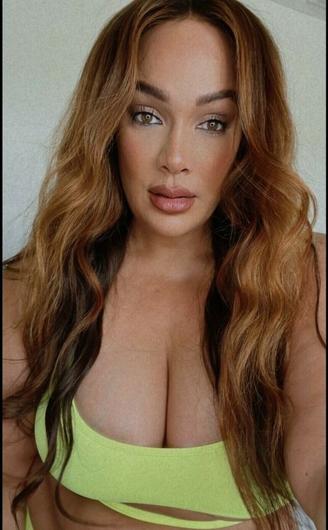 Nia Jax Lina Fanene free pornstar pictures