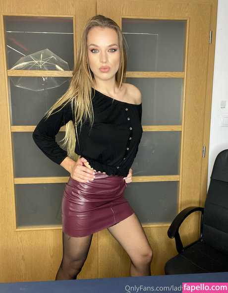 Lady Annabelle model nice gallery