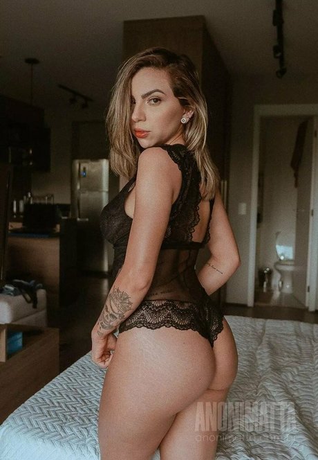 Victoria Araujo model nude archive