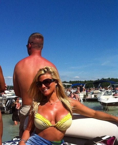 Lauren Ann Harris hot star photo