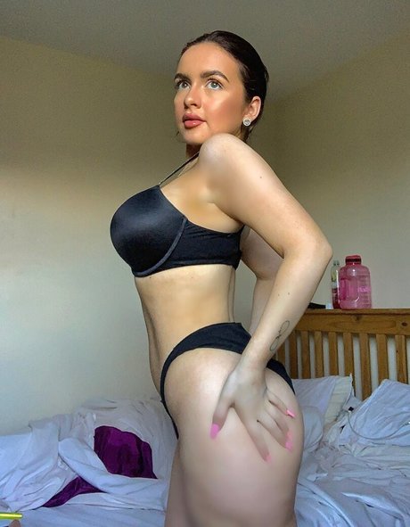 Ceri Pryce star nude photo
