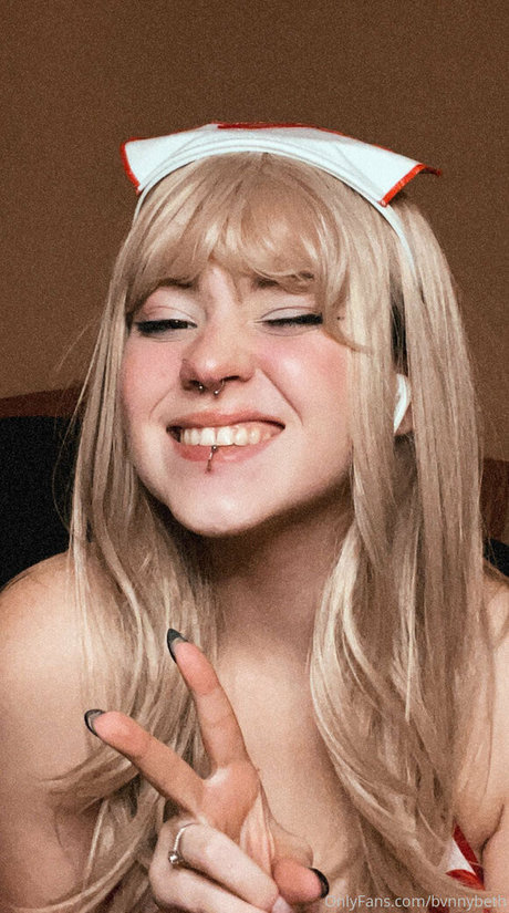 BvnnyBeth hot model picture